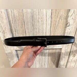 Dickies men’s leather belt size 44. NWOT.